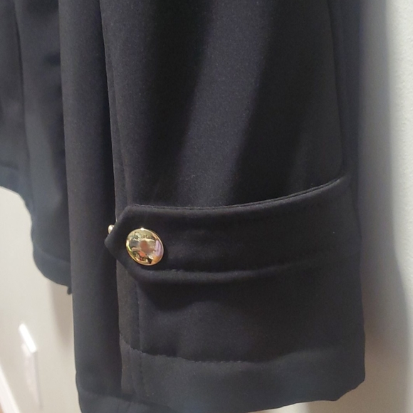 Laura Petit Coat - Picture 5 of 5